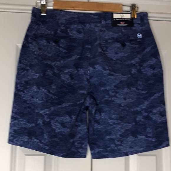 Vineyard Vines 8” Printed Perf Breaker Short in Skyfall 30 - Picture 3 of 6